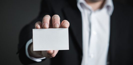 איך לעצב כרטיס ביקור אונליין