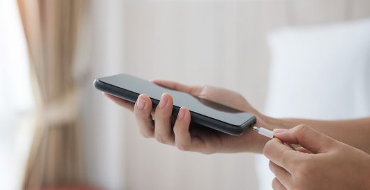 שלא יעבדו עליכם – כל מה שצריך לדעת לפני שקונים מטען נייד שלא יעבדו עליכם - כל מה שצריך לדעת לפני שקונים מטען נייד